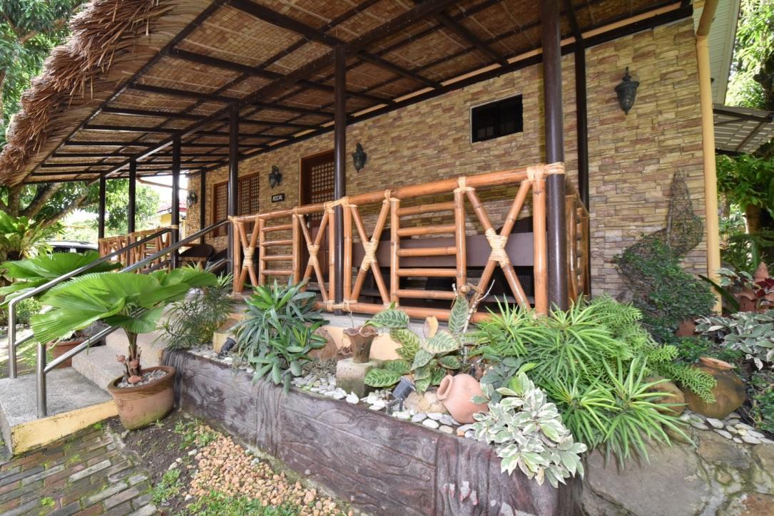 Nauvoo Farm Resort Magalang Exterior foto